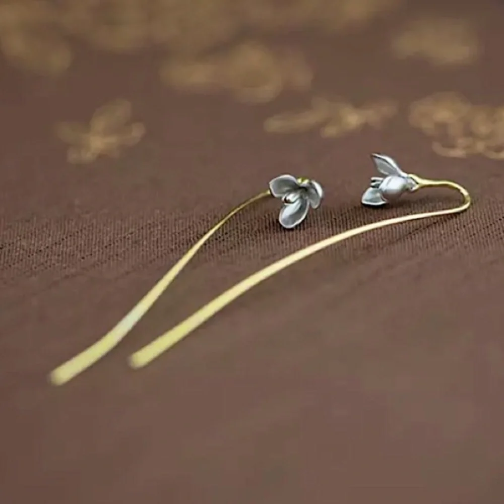 Minimalist Three Petal Flower Oriental Earrings - Picture 6 of 6
